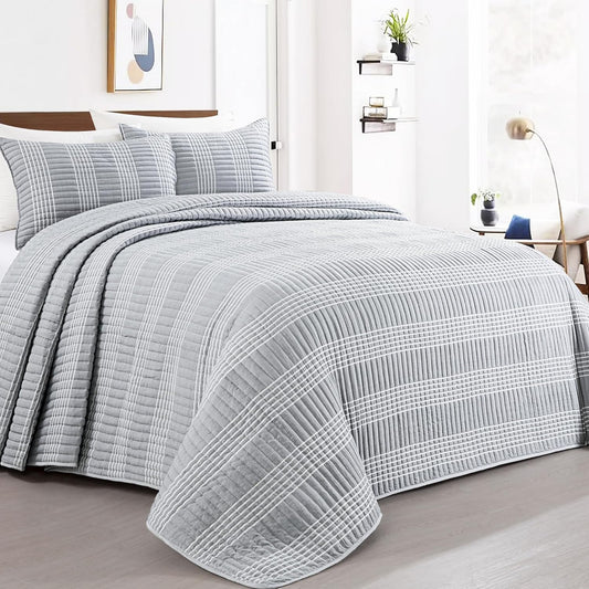 HOMBYS 132x120 Seersucker Patchwork Oversized King Quilt Set, Lightweight Plaid Bedspread Coverlet Set, All Season Bohemian Home Bedding Decor with 2 Pillow Shams