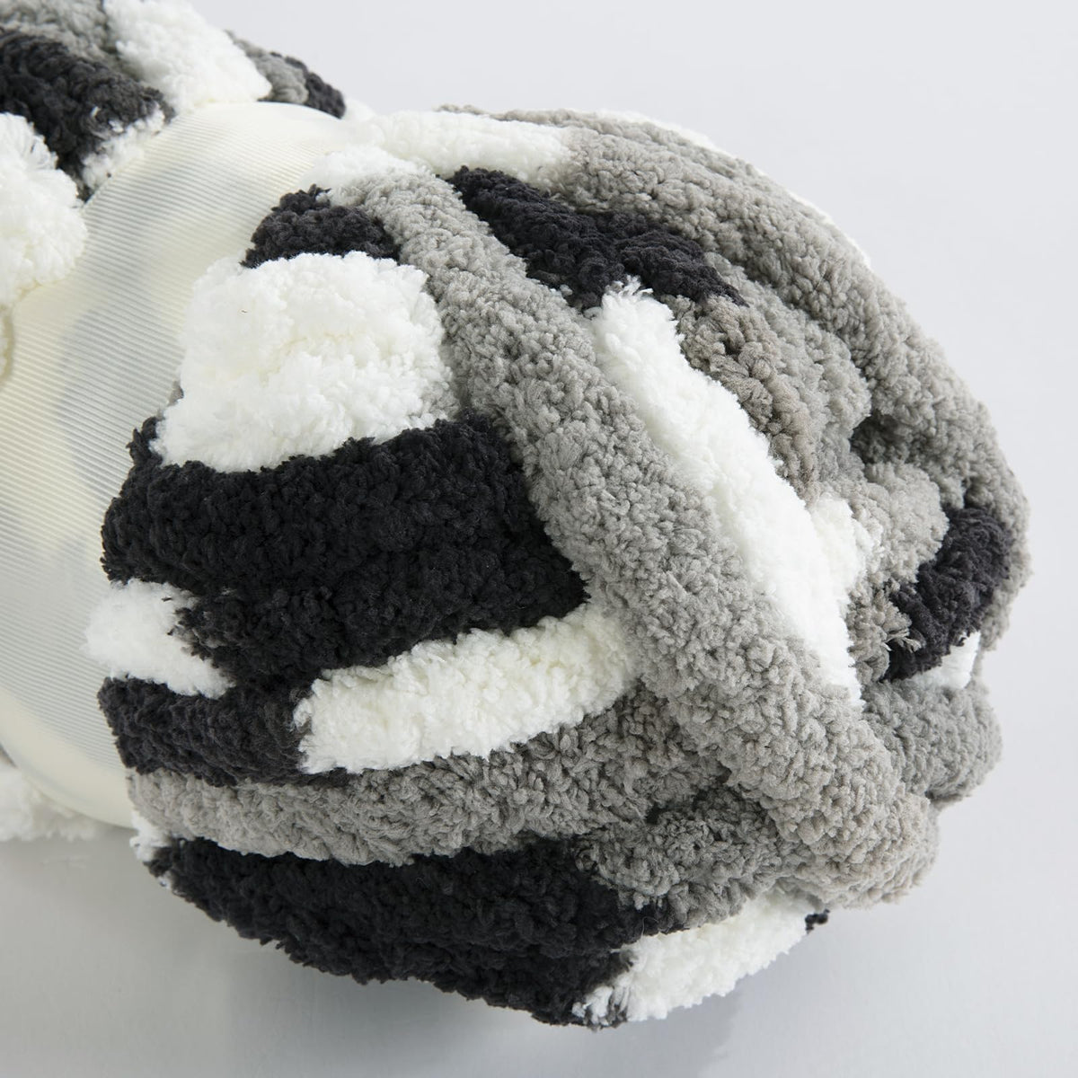 HOMBYS Black,White,Grey Variegated Chunky Chenille Yarn, 8 Skeins, 26 yd / 7.5 oz Each