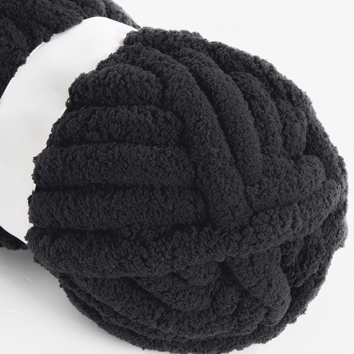 Hombys Black chunky chenille yarn image 6