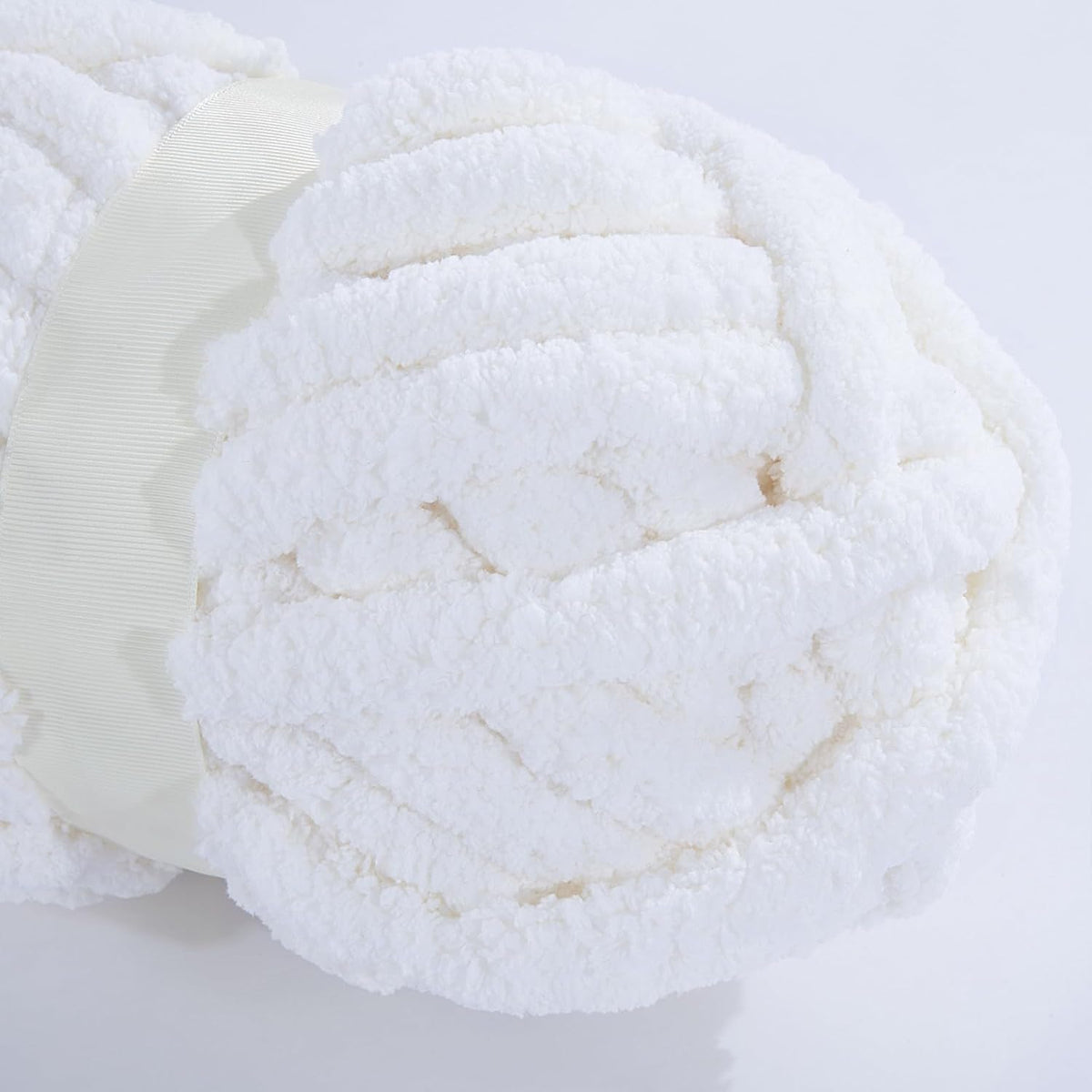 Hombys Pure White chunky chenille yarn image 6