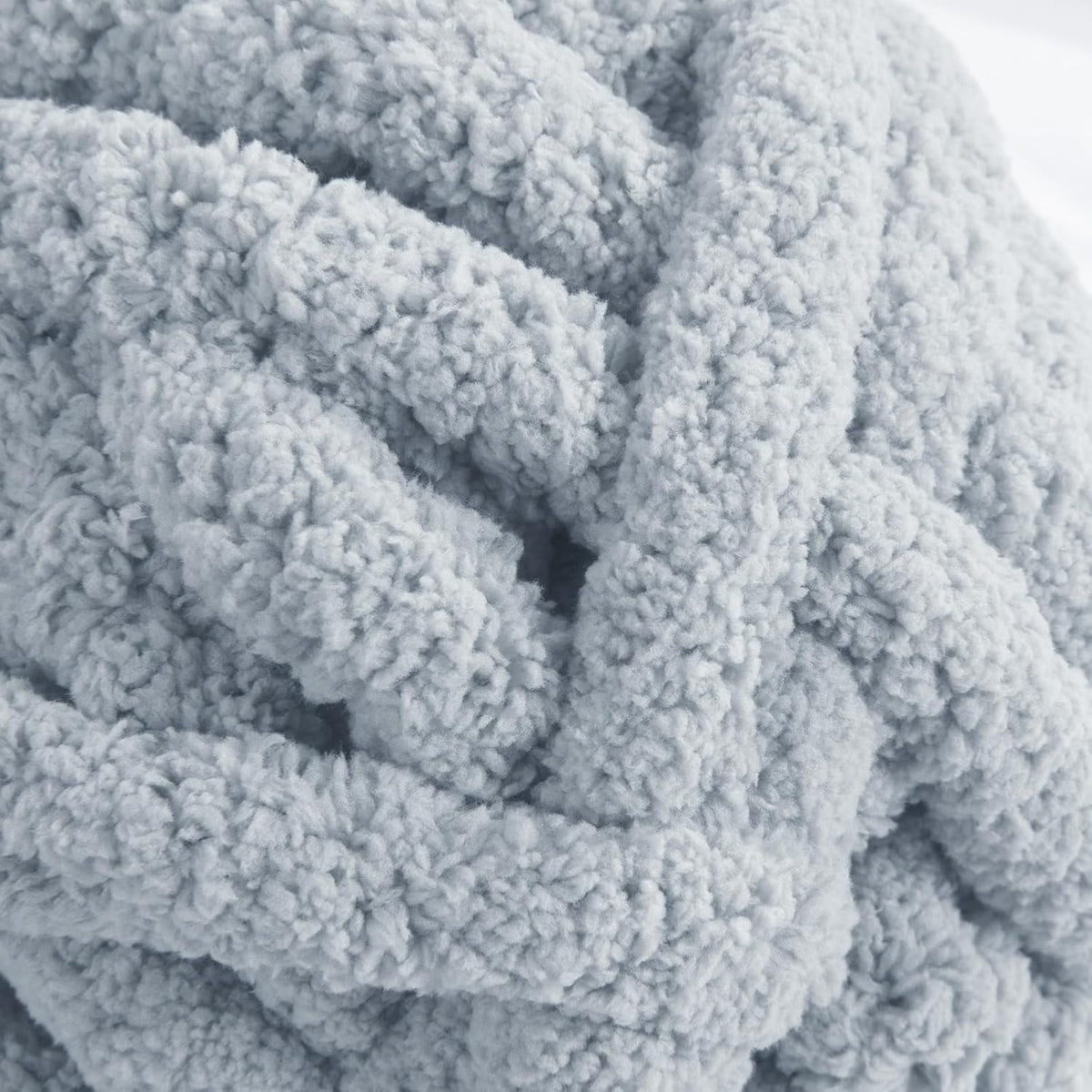 HOMBYS chunky chenille yarn detail and project image