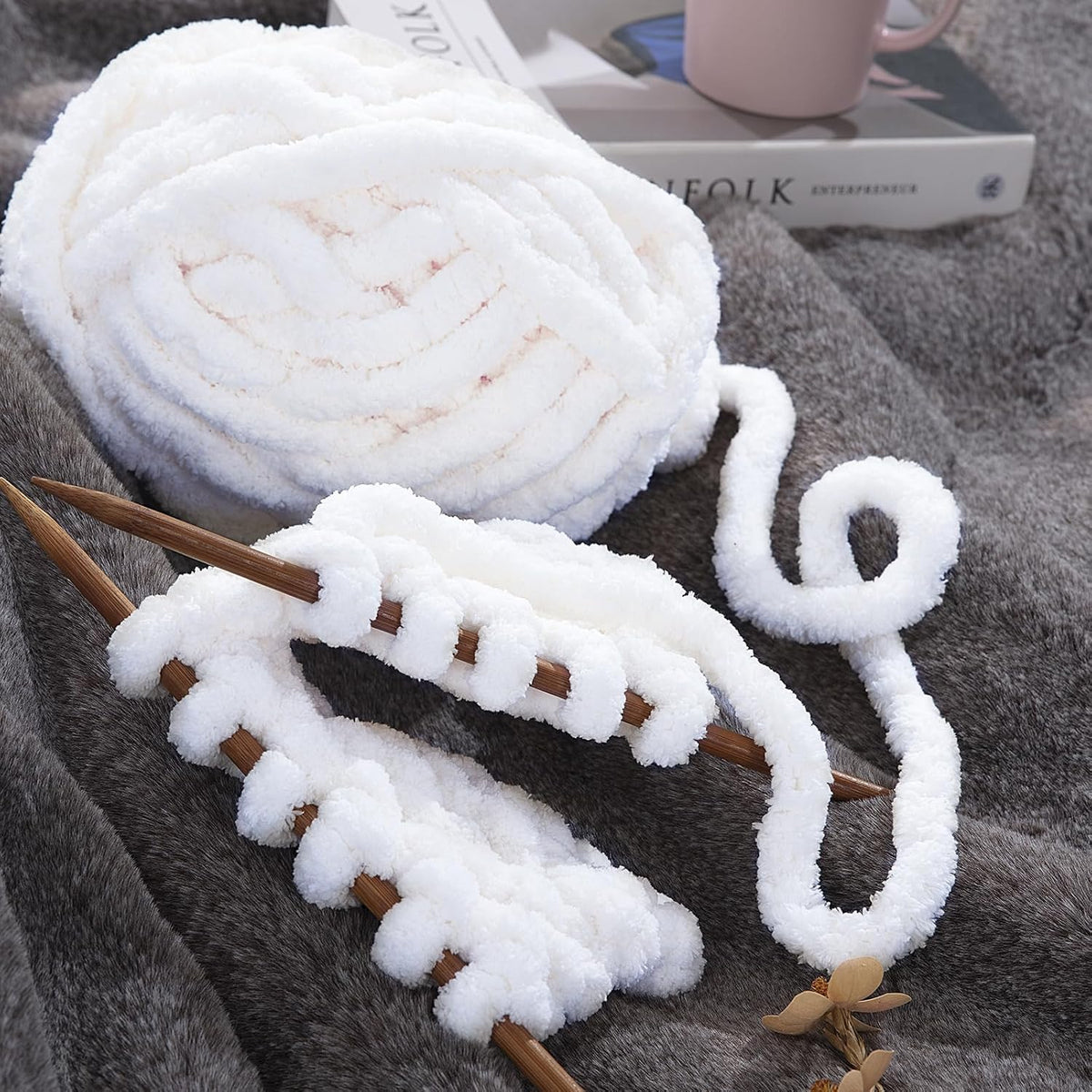 HOMBYS chunky chenille yarn detail and project image