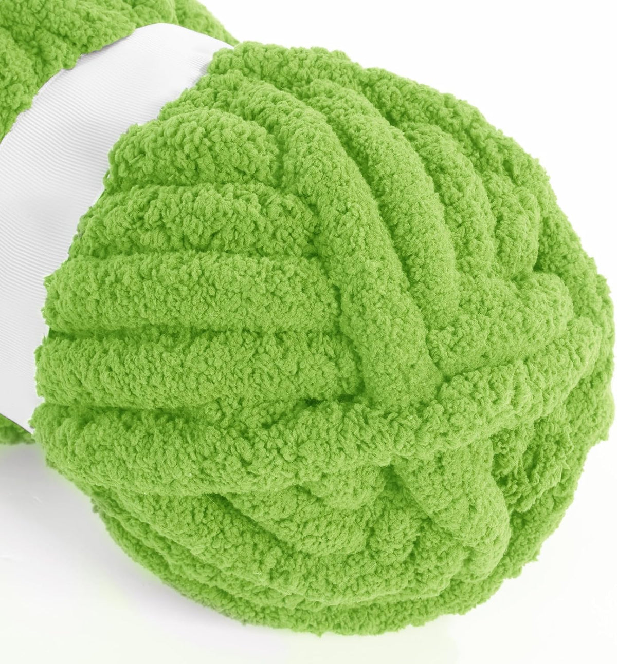 HOMBYS chunky chenille yarn detail and project image