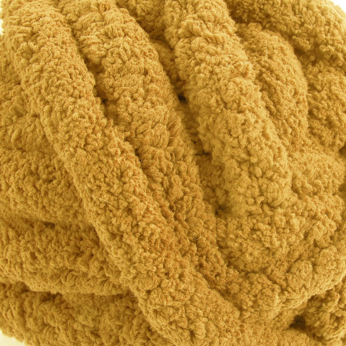 HOMBYS chunky chenille yarn detail and project image
