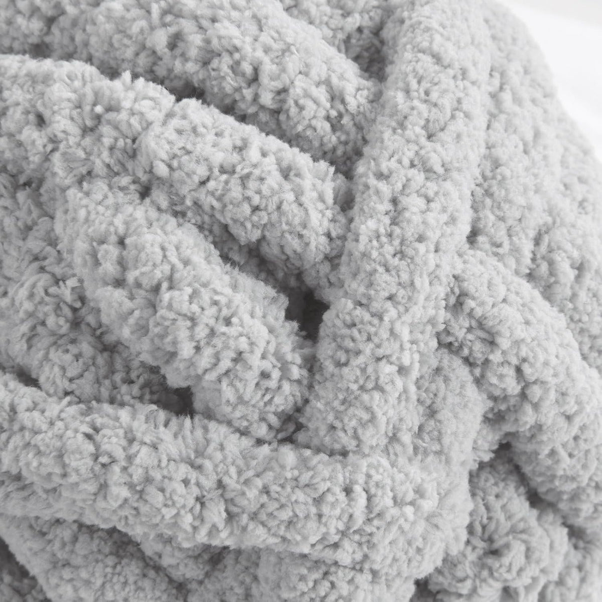 HOMBYS chunky chenille yarn detail and project image