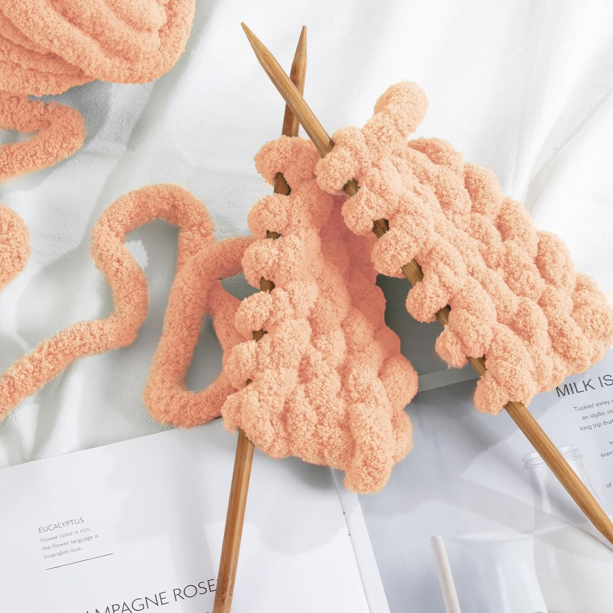 HOMBYS chunky chenille yarn detail and project image