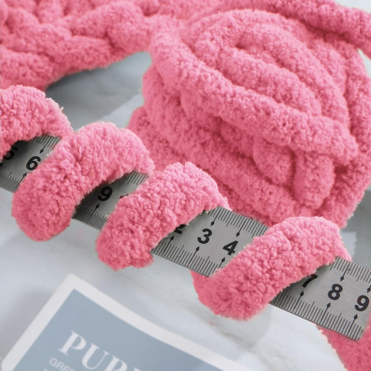 HOMBYS chunky chenille yarn detail and project image