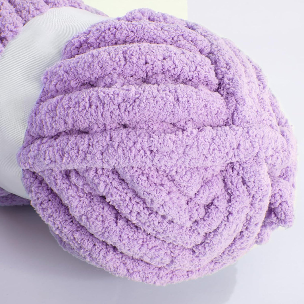 HOMBYS chunky chenille yarn detail and project image