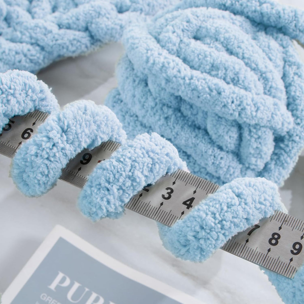 HOMBYS chunky chenille yarn detail and project image