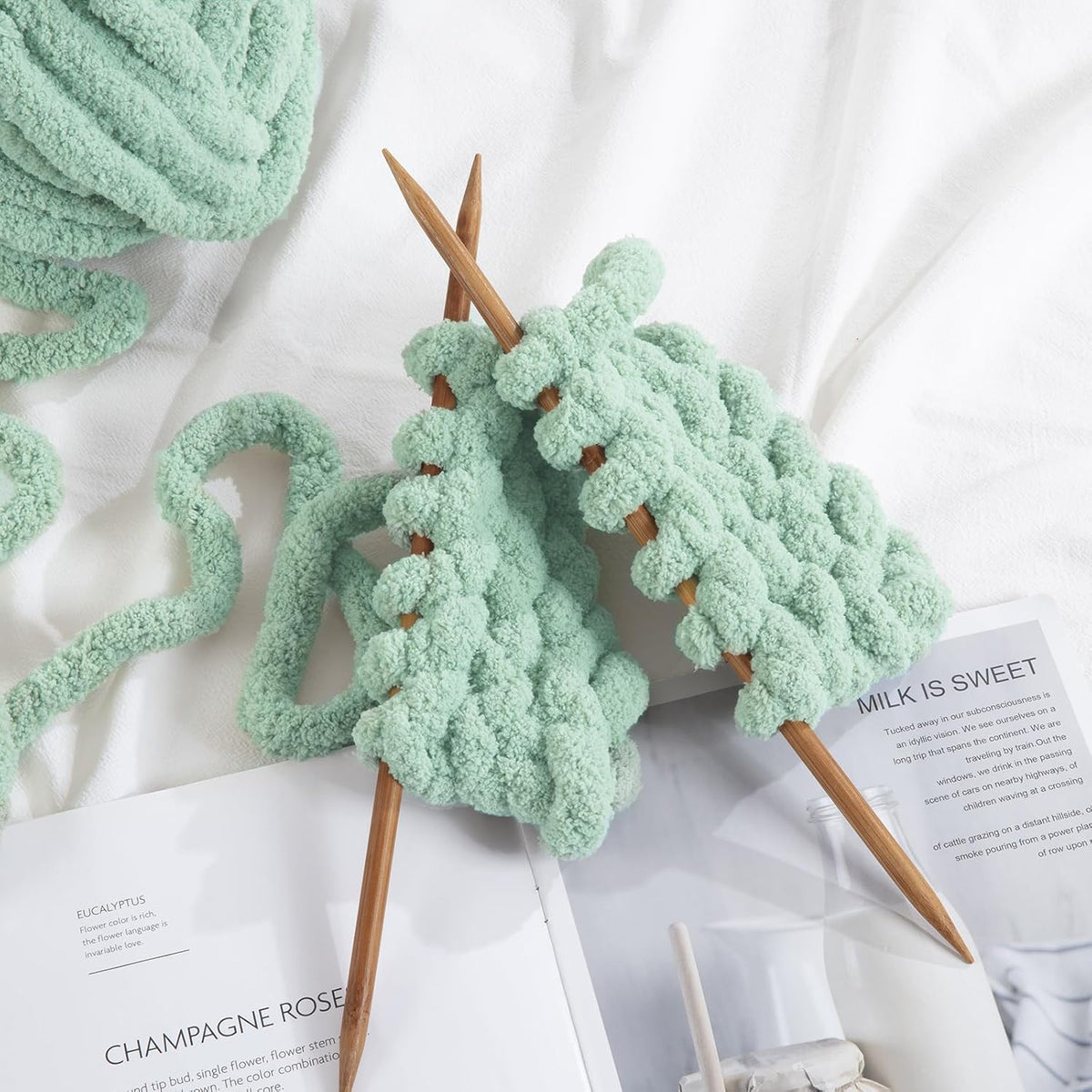 HOMBYS chunky chenille yarn detail and project image