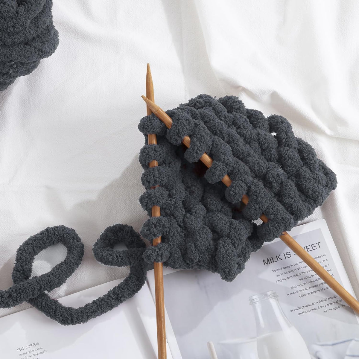 HOMBYS chunky chenille yarn detail and project image
