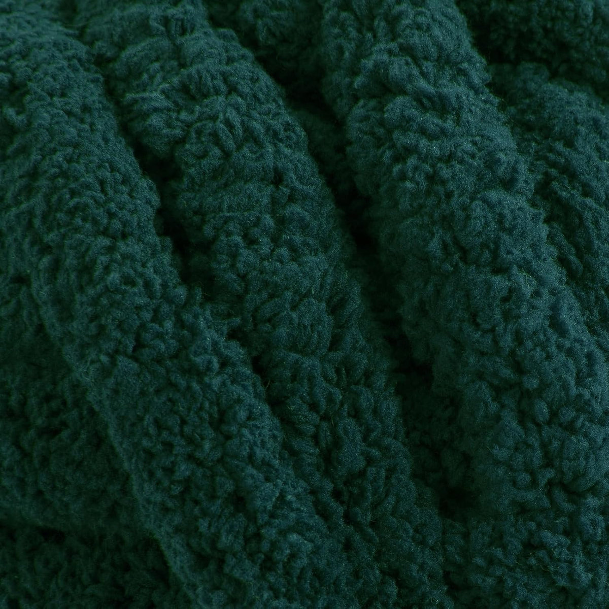 HOMBYS chunky chenille yarn detail and project image