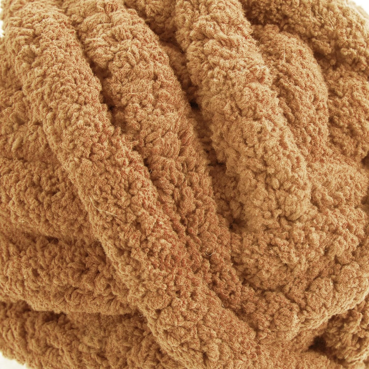 HOMBYS chunky chenille yarn detail and project image