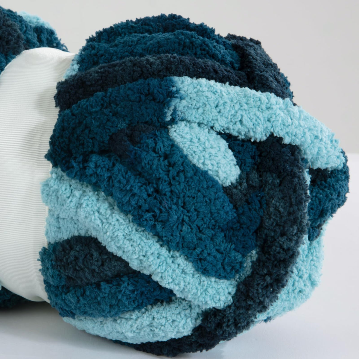 HOMBYS Dark Blue,Blue Variegated Chunky Chenille Yarn, 8 Skeins, 26 yd / 7.5 oz Each
