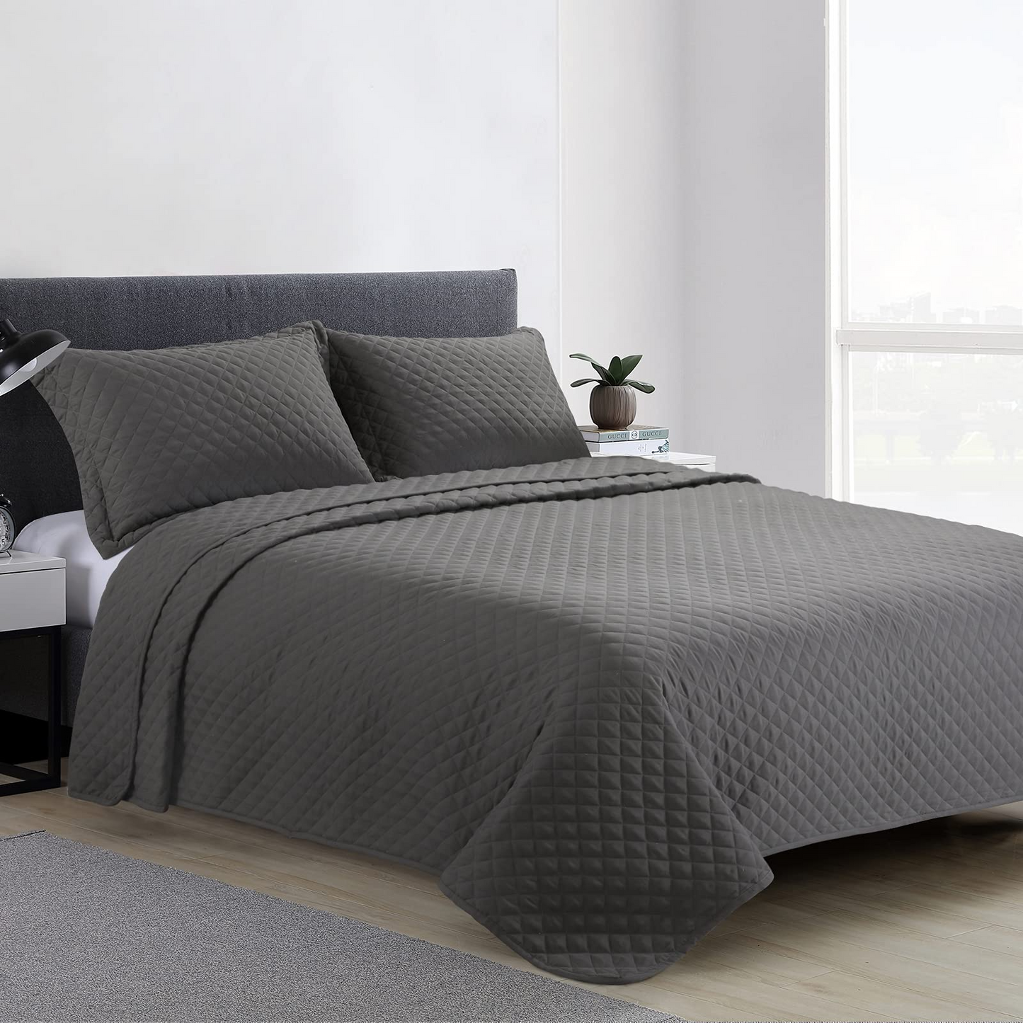 HOMBYS 3 Piece Oversized King Quilt Set Bedspread Reversible Lightweight Coverlet