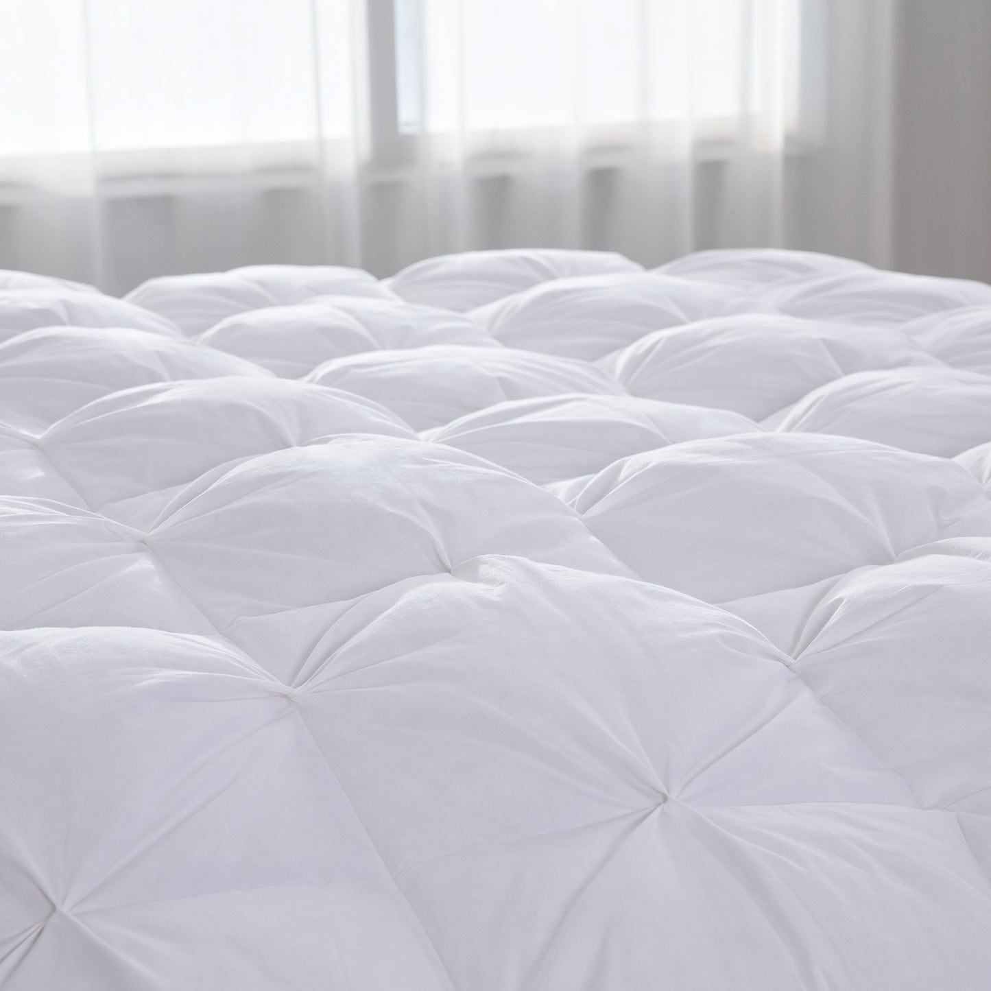 HOMBYS Oversized King Feather and Down Comforter, Pinch Pleat California King Duvet Insert